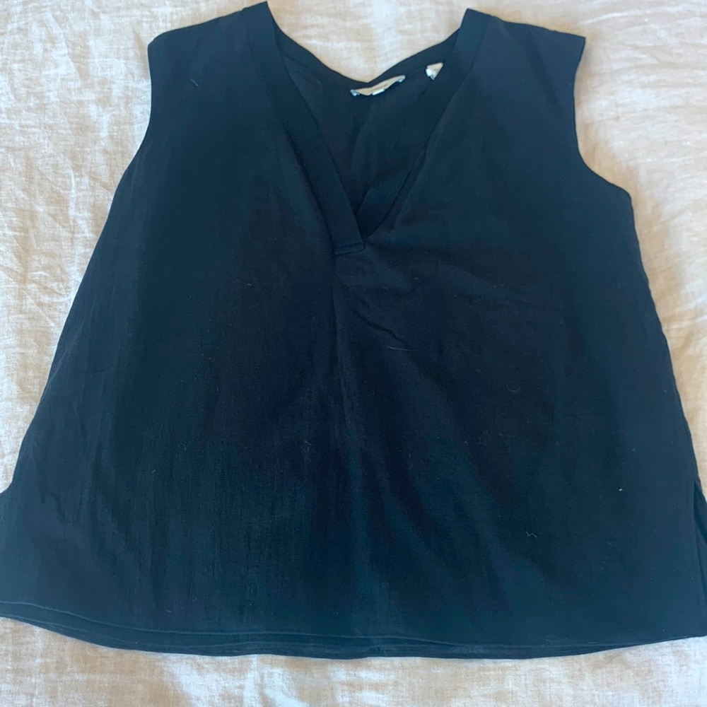 Vince v-neck shell. New with tags.